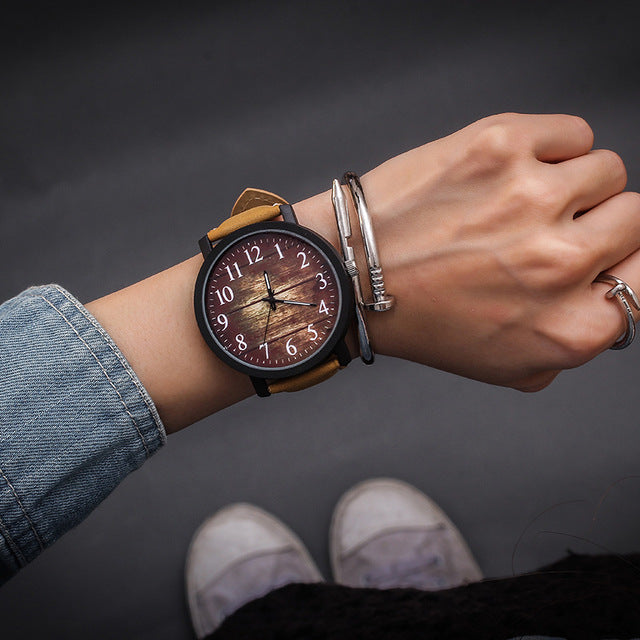 Large Dial Leather Band Quartz Wrist Watch